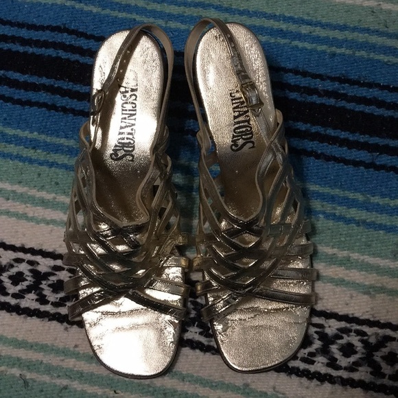 VINTAGE Fascinators Retro Gold Sandals Size 10 - Picture 1 of 5